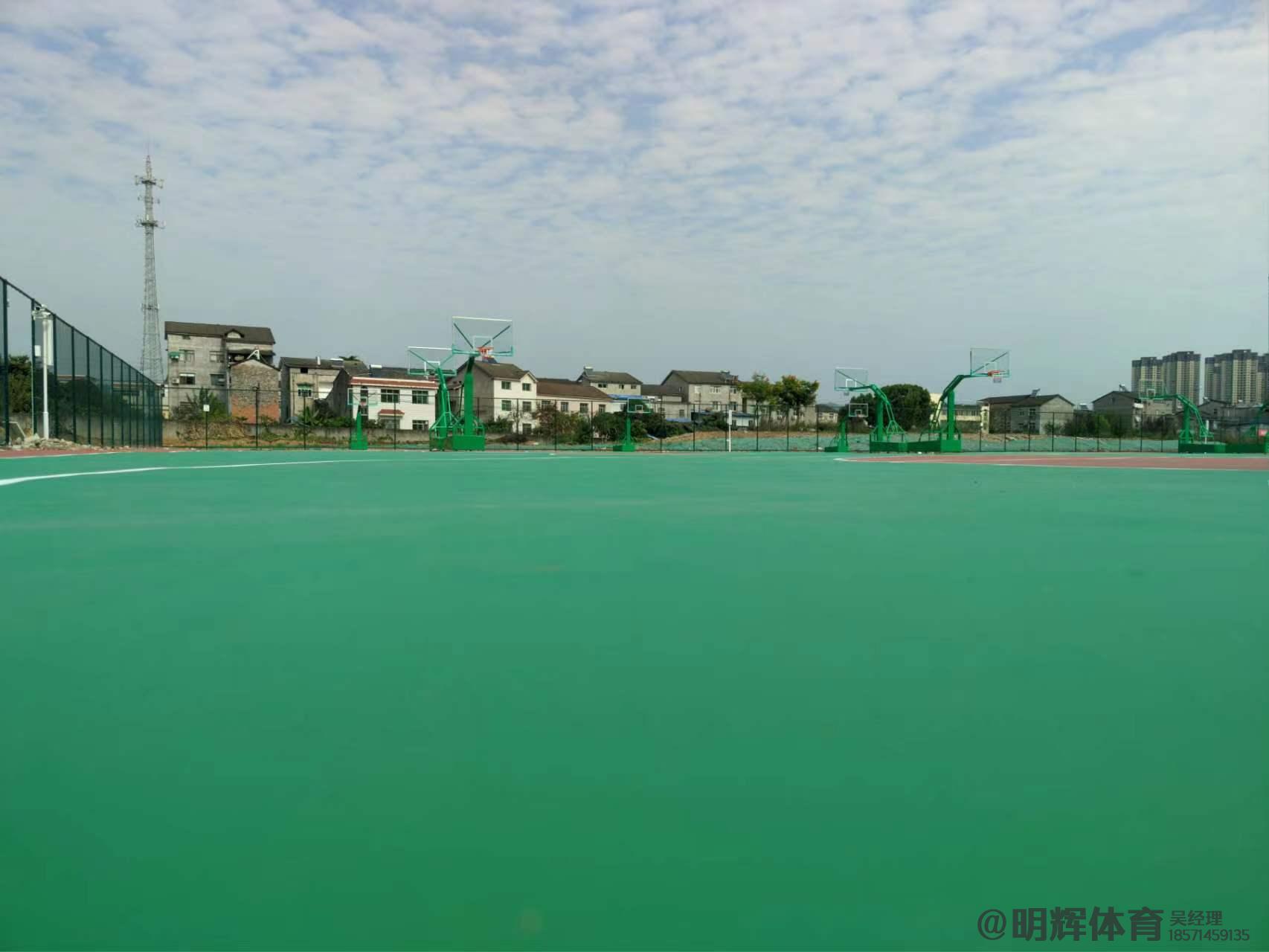 包头硬地丙烯酸球场的优缺点